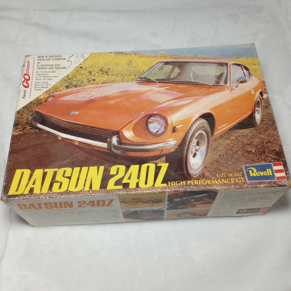 Datsun 240Z Revell 1:25  Scale Model Kit H-1401 Vintage 1971 New Parts Complete